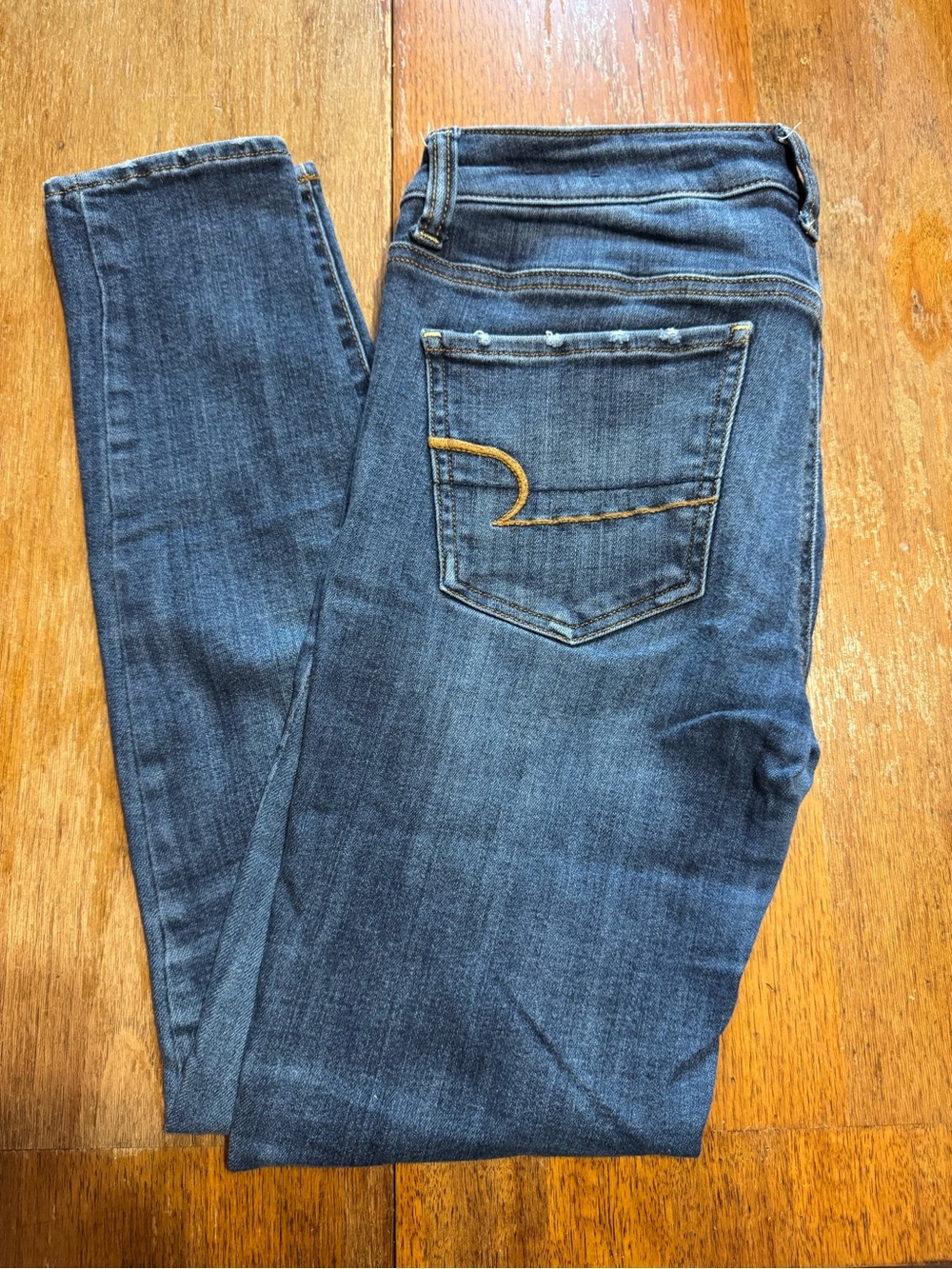 American Eagle Women's Dark Blue Skinny Jeans with Contrast Stitching